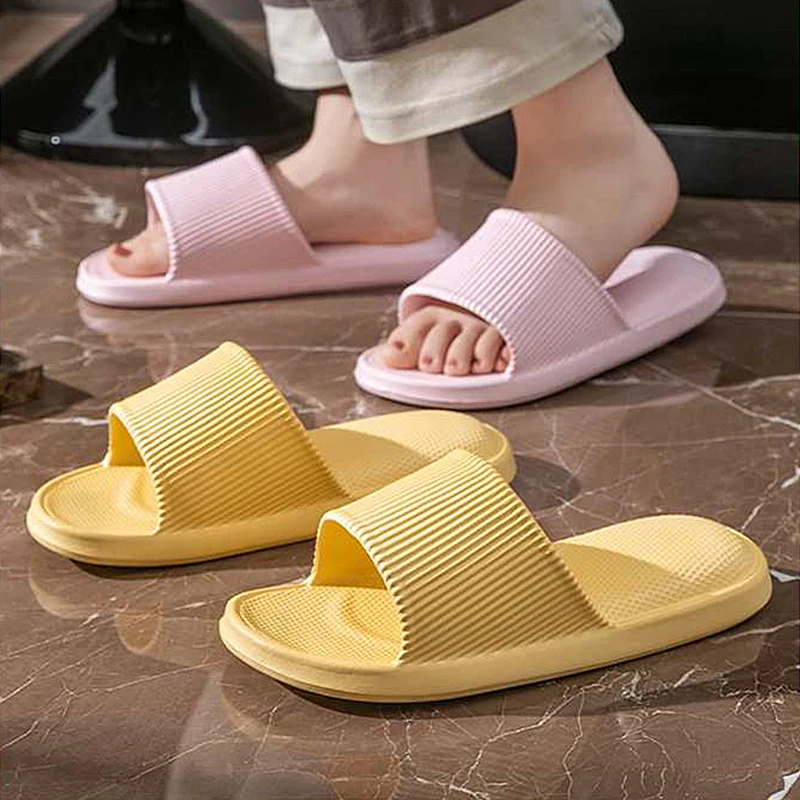 New lightweight EVA slippers for women's summer home use soft soled indoor home use, bathroom slippers