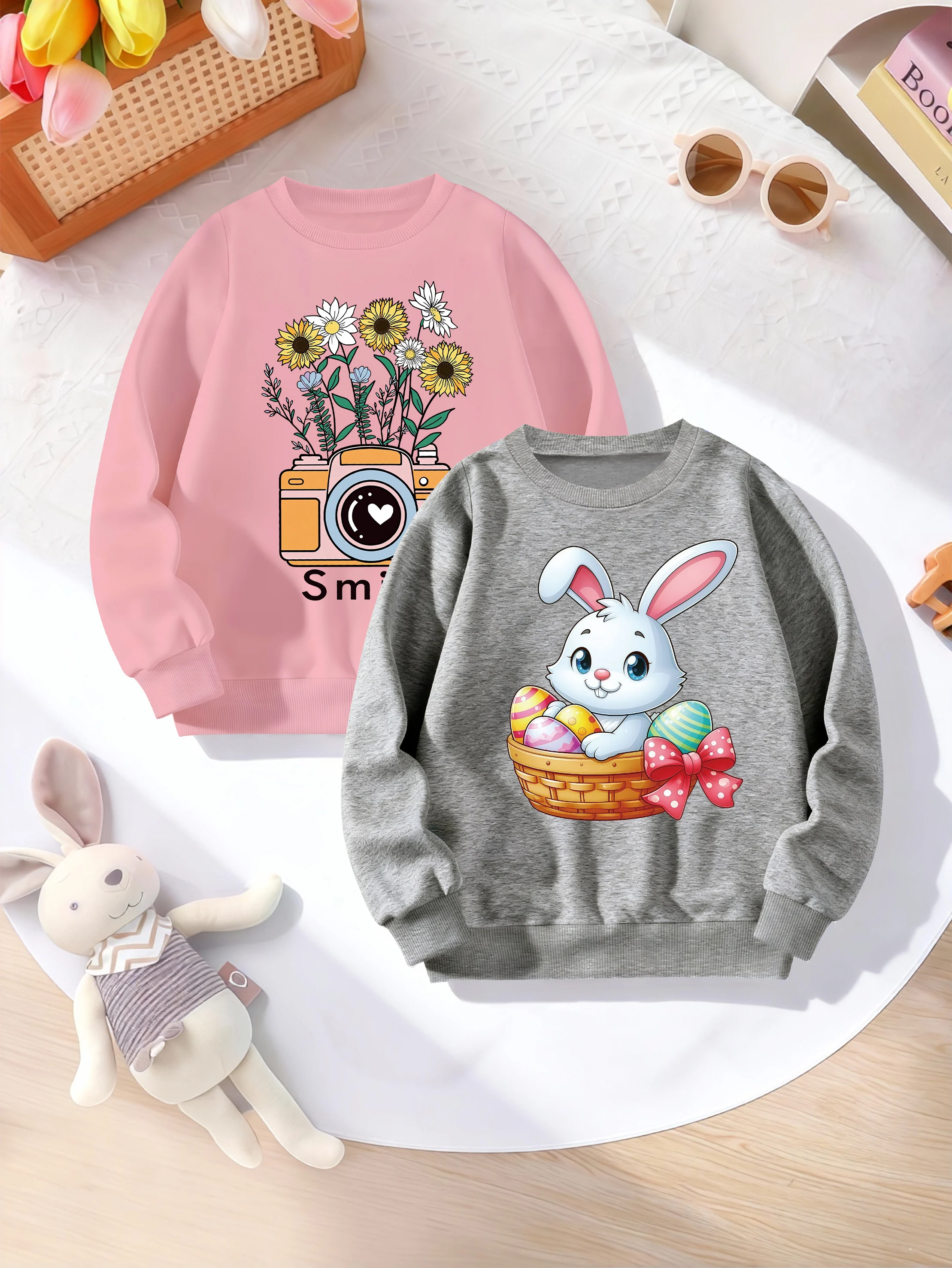 

2 Pieces, Cartoon Camera Floral Arrangement Design, Cartoon Rabbit Pattern Print, Cute Casual Round-Neck Sweatshirt for Girls