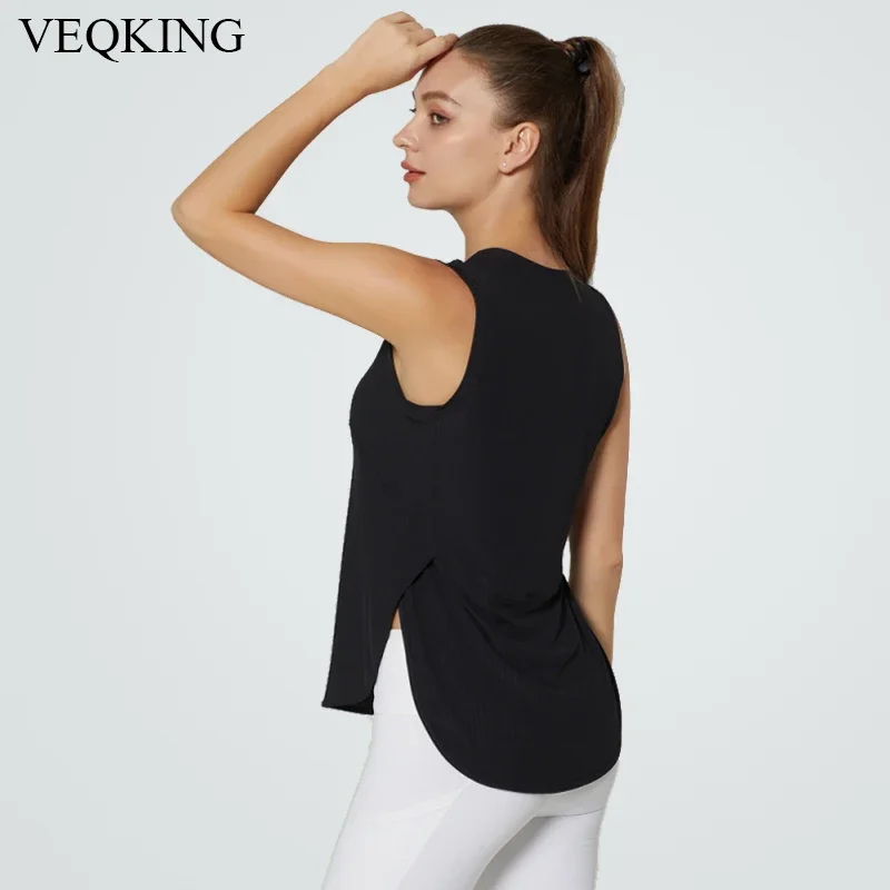 

VEQKING Быстросохнущие женские рубашки для йоги Спортивные укороченные топы без рукавов с разрезом подол Беговые коричневые топы Slim Fit Ice Slik Жилет для тренировок в тренажерном зале