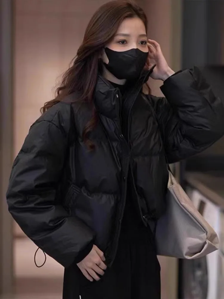 

Корейская утепленная куртка из искусственной кожи с хлопковой подкладкой для женщин, новая зимняя модель, маленький размер, черное хлопковое пальто-пуховик