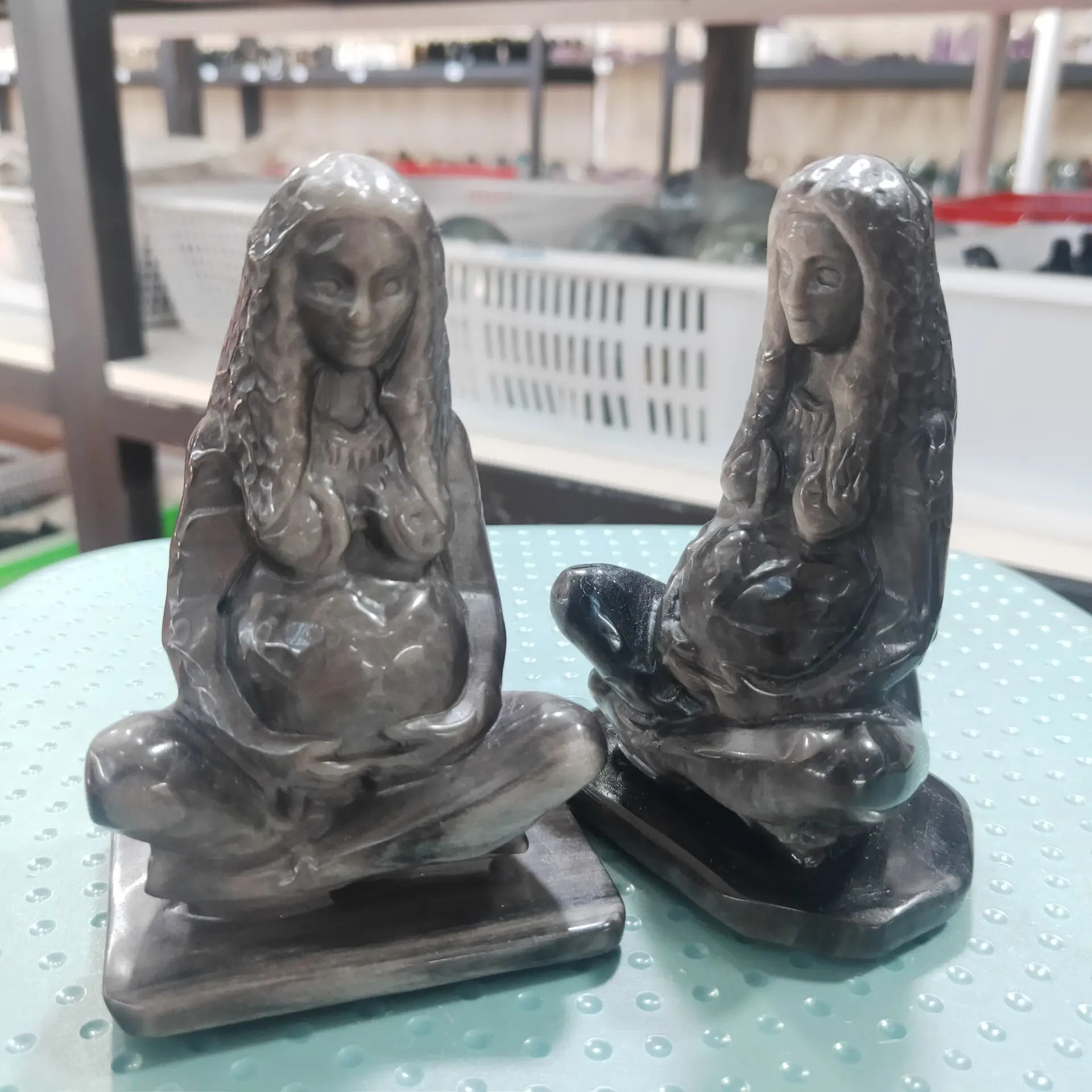 1pcs Natural crystals carving Mother Earth Statue silver obsidian Gaia Statue Mythic Figurine healing reiki Goddess Home Decor