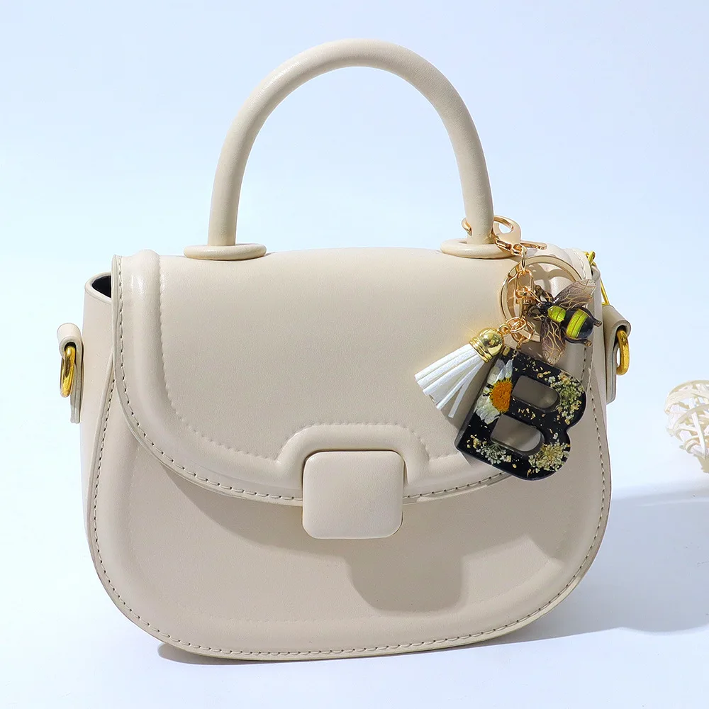 Fashion Bee Daisy Dried Flower Keychains Resin