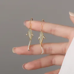 VOQ Silver Color Lady Girl Small Fish Earrings Lovely Delicate Herrings and Tian Jade Ear Hook Fashion Jewelry Gift