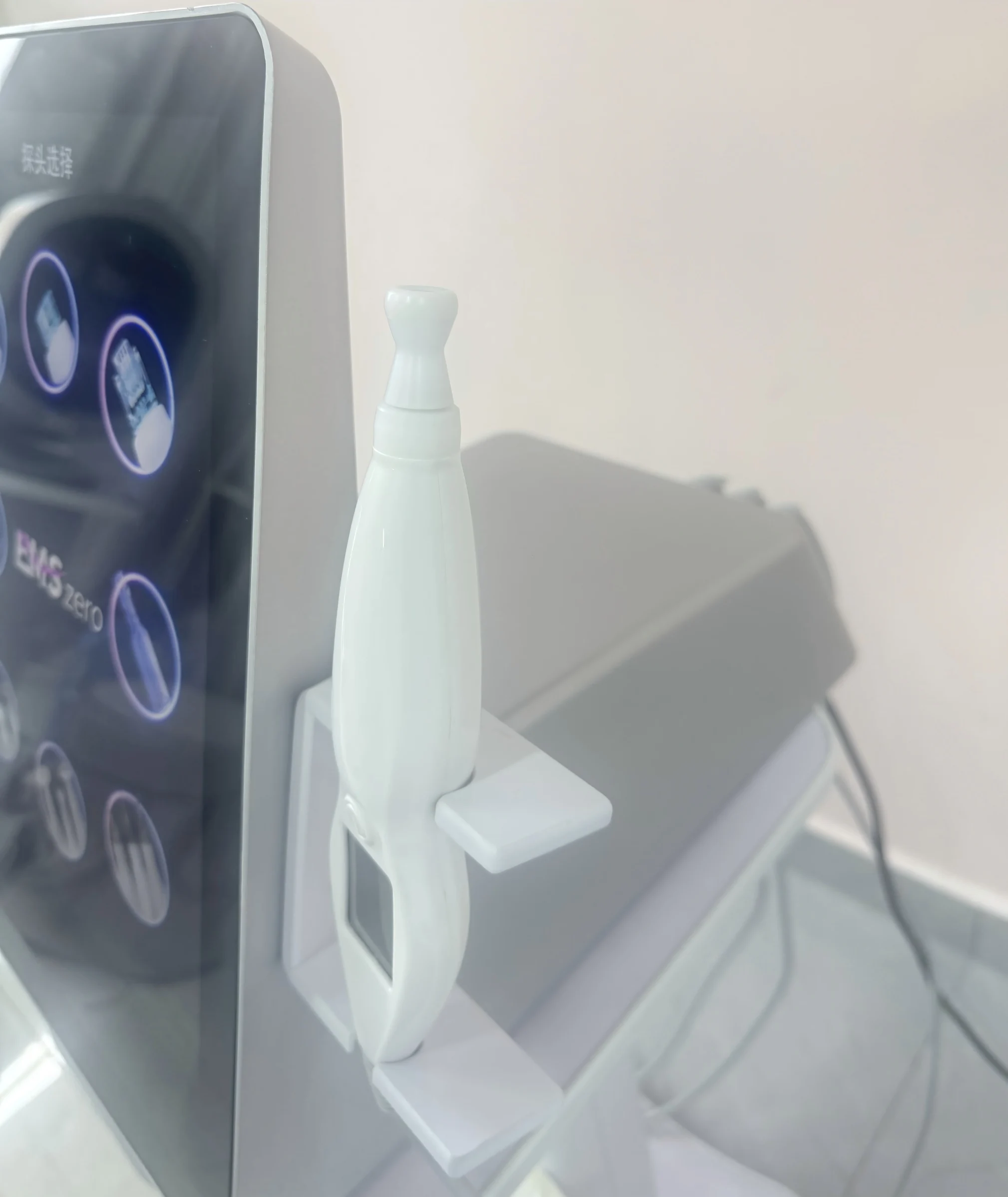 

8-in-1 Hot And Cold Plasma Beauty Device For Skin Rejuvenation Pore Tightening Acne Removal And Wrinkle Reduction LED High-d