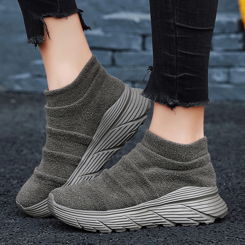 Men Running Walking Shoes Fashion Casual Sneakers Breathable Sport shoes Lightweight Men Sneakers shoes slip on Casual Shoes