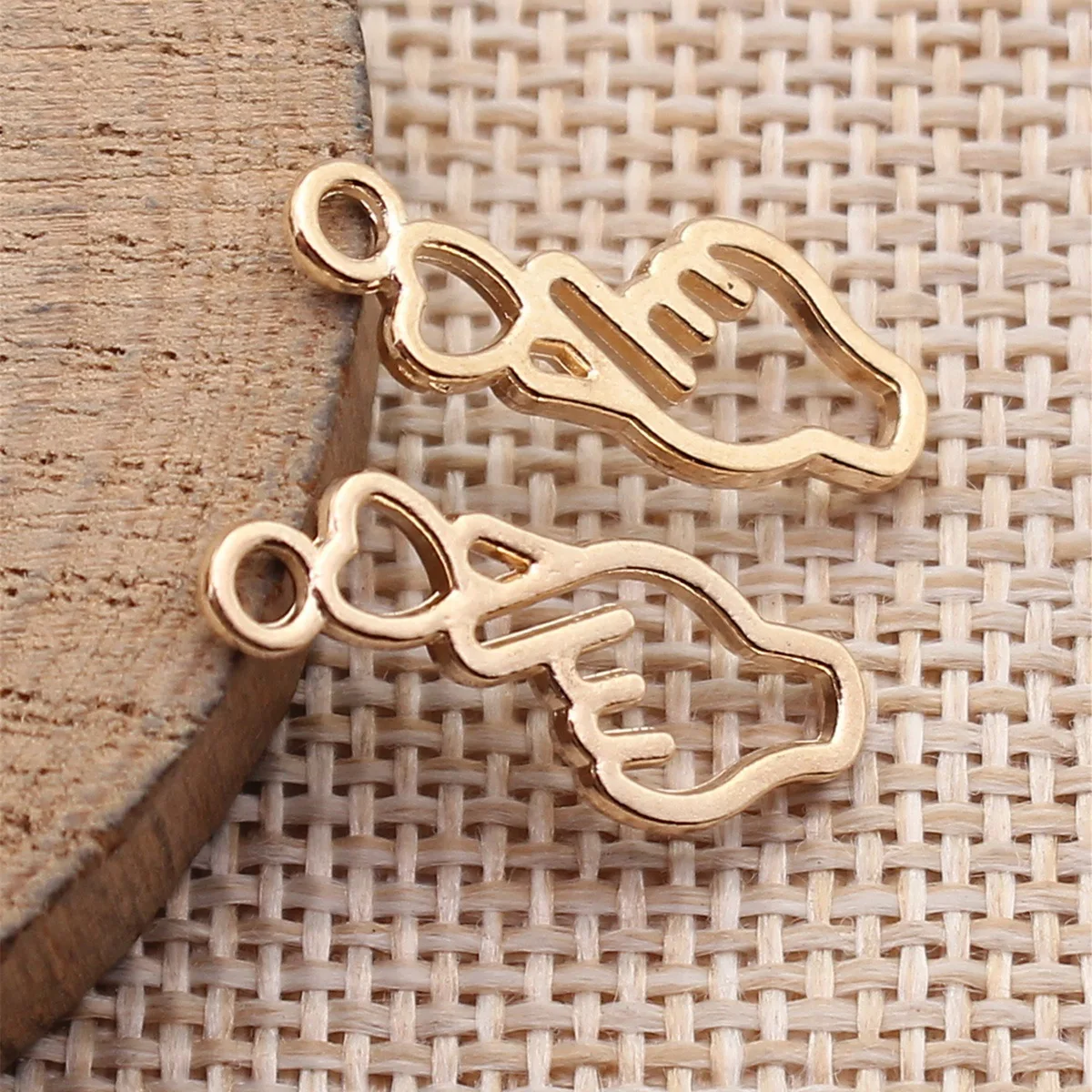 20pcs 22x8.3mm KC Gold Color Antique Silver Color Hollow Out Heart-Shaped Hand Gesture Charms Jewelry Making Accessories