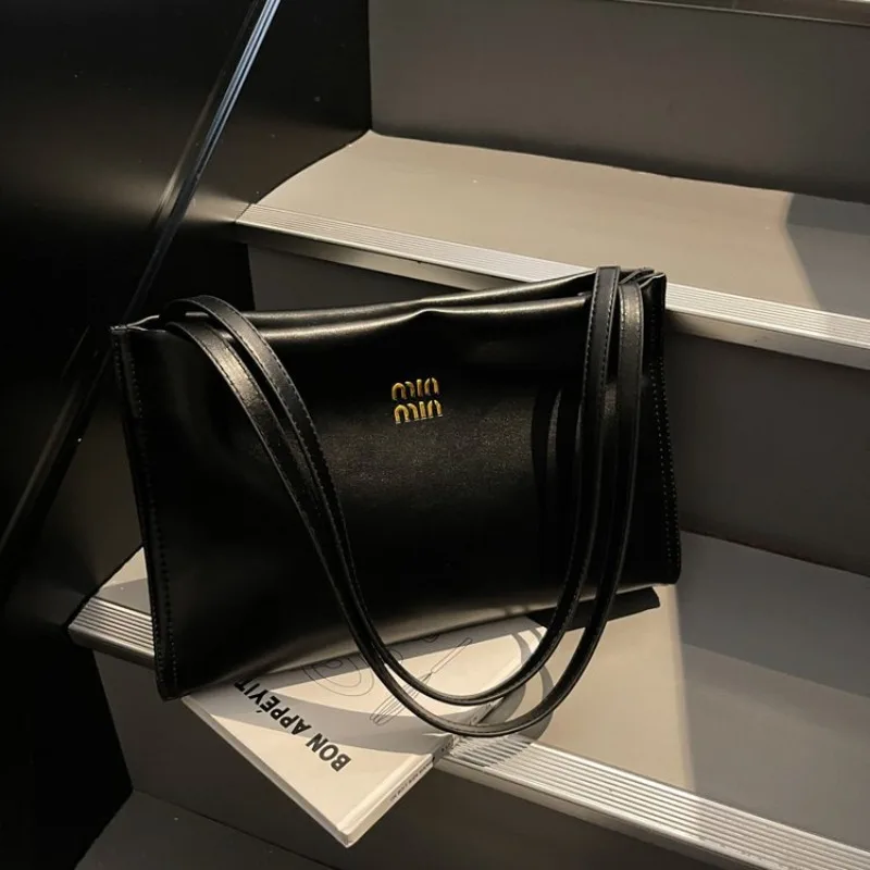 

2025Женская корейская роскошная сумка-тоут — изысканный просторный дизайн для офисного использования, повседневная носка и модная сумка через плечо/подмышки