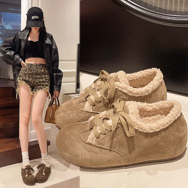 

Women's 2025 Winter New Retro Casual Soft soled Fury Shoes with Plush Blossoms Warm Cotton Shoes