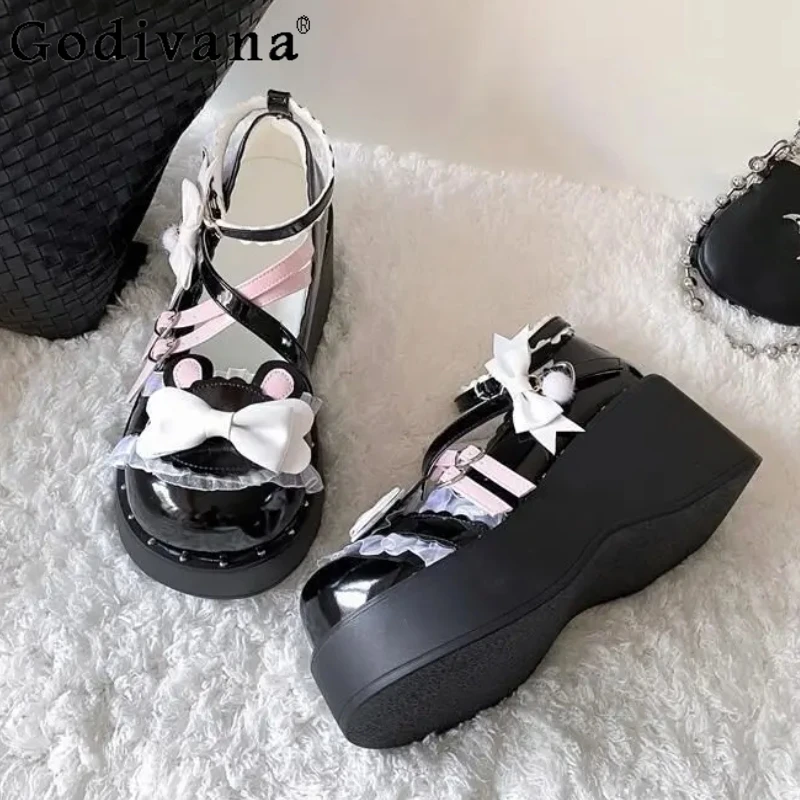 รองเท้าส้นตึกพื้นหนาสำหรับผู้หญิง ฤดูใบไม้ผลิ/ฤดูร้อน 2025 รองเท้าโลลิต้าแบบดั้งเดิม รองเท้าหนังน่ารักสำหรับสาวๆ เข้ากับชุด JK