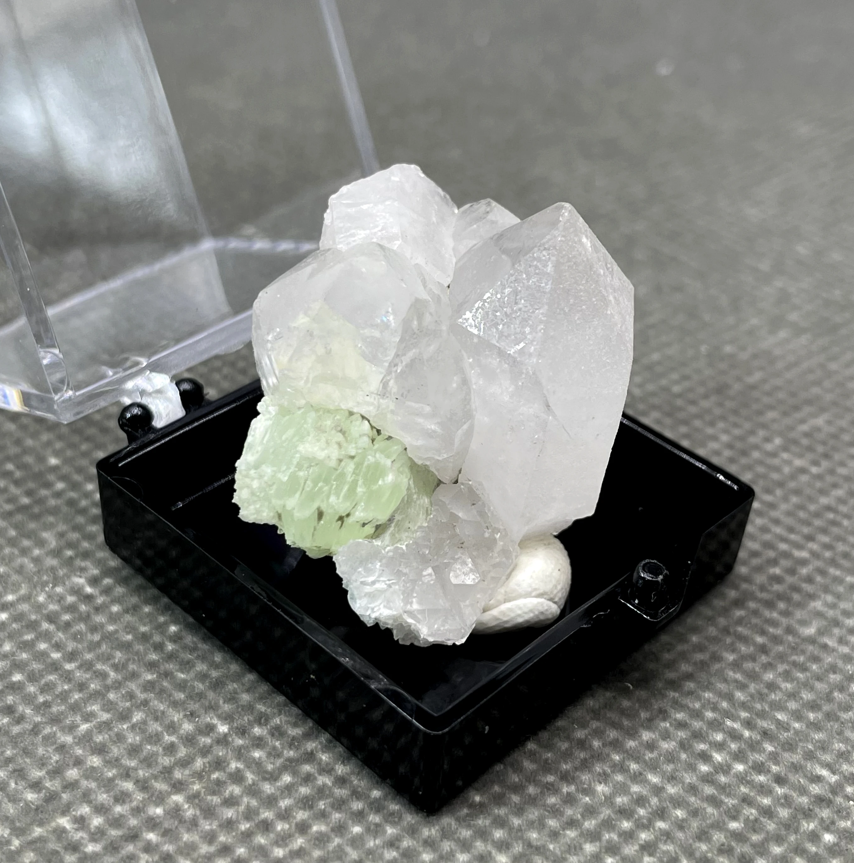 NEW! 100% Natural rare Prehnite and White crystal symbiosis Mineral Specimens stones and crystals healing box size 3.4cm