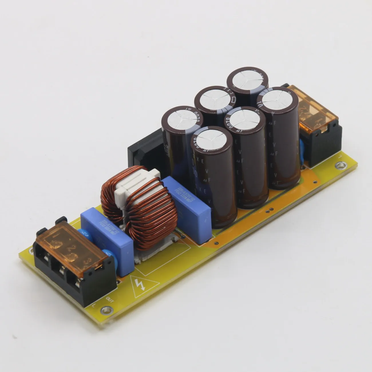 Выход переменного тока, защита от помех, лазоляция постоянного тока, очистка источника питания, плата фильтра