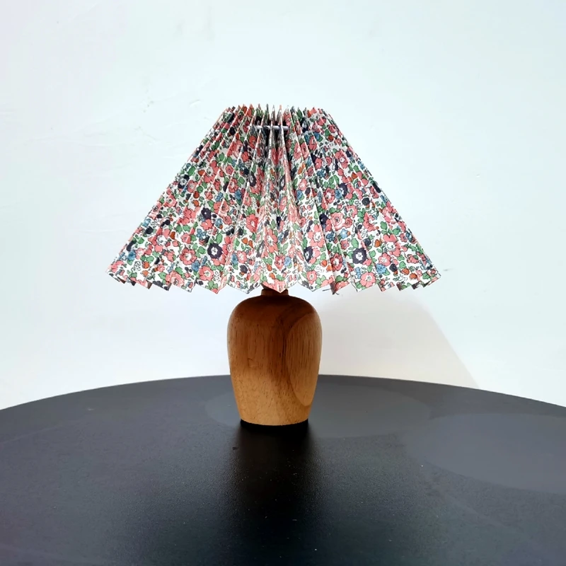 Classical Medieval Wooden Desk Lamp Nordic Korean Style Bedroom Bed Nightlight Net Pleated Decorative Japanese and Korean Solid