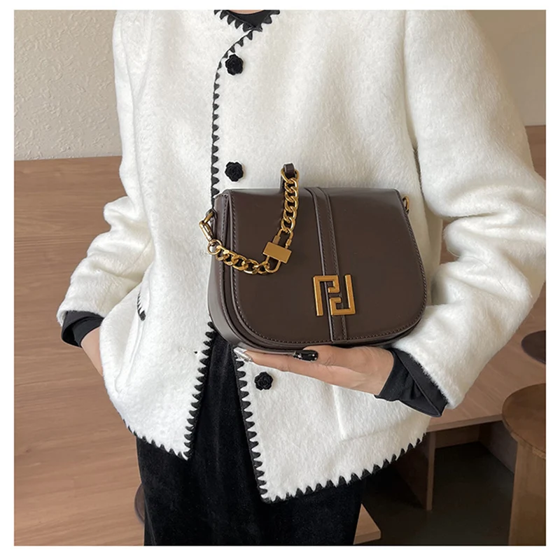 2024 designs classic french retro style solid PU women shoudler bag chain crossbody bag OL versatile party outfit casual tote