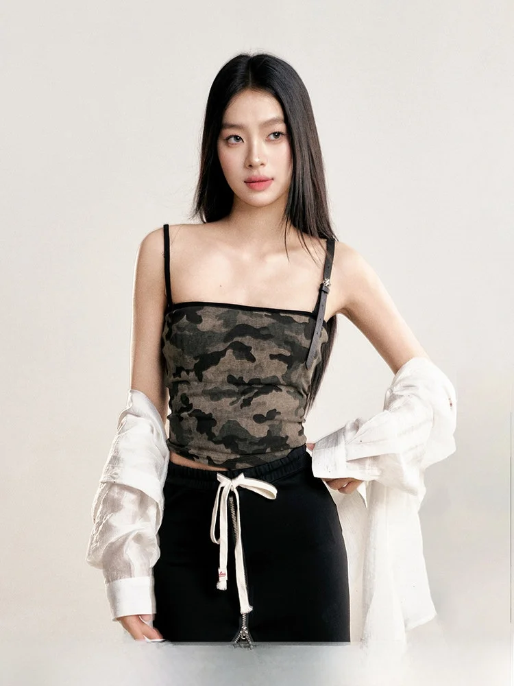 

Женский облегающий хлопковый топ-майка Liilou Athflow с камуфляжным принтом, встроенным бюстгальтером-бра в ретро-стиле и дизайном с открытой спиной