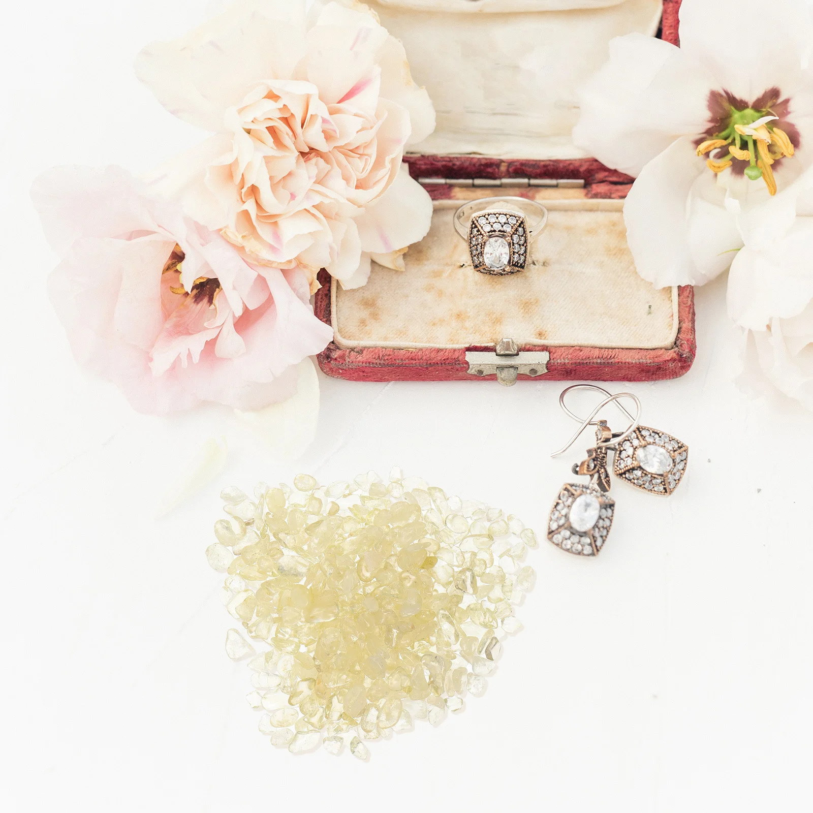 

2 Bags Fish Tank Crystal Stones Irregular Ornaments High-Grade Material Safe for Aquatic Pets Freshwater Saltwater Decorative