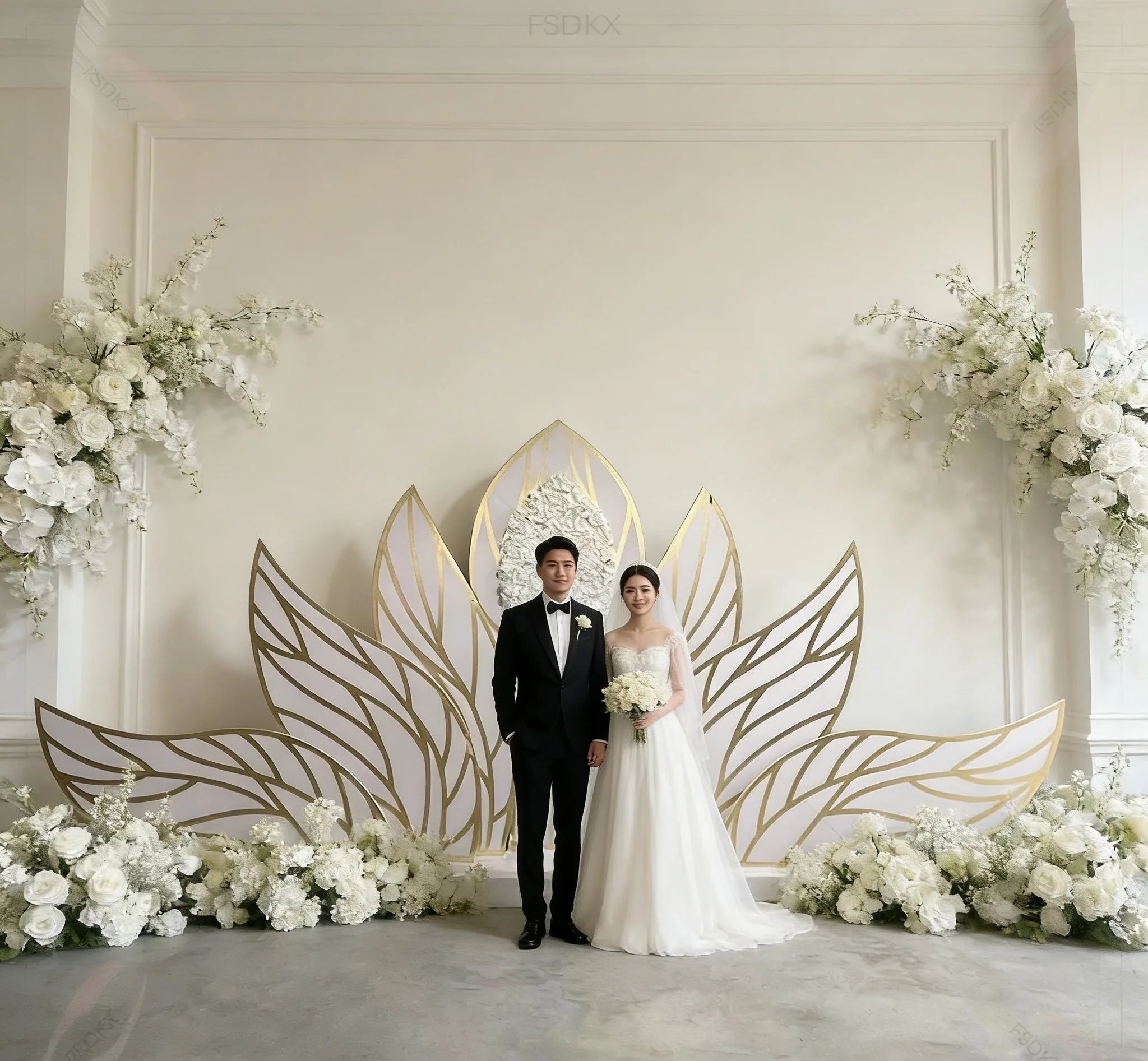 

Customized Event Pvc Acrylic Golden Lotus Background Wall Stage Party Wedding Backdrop Decoration