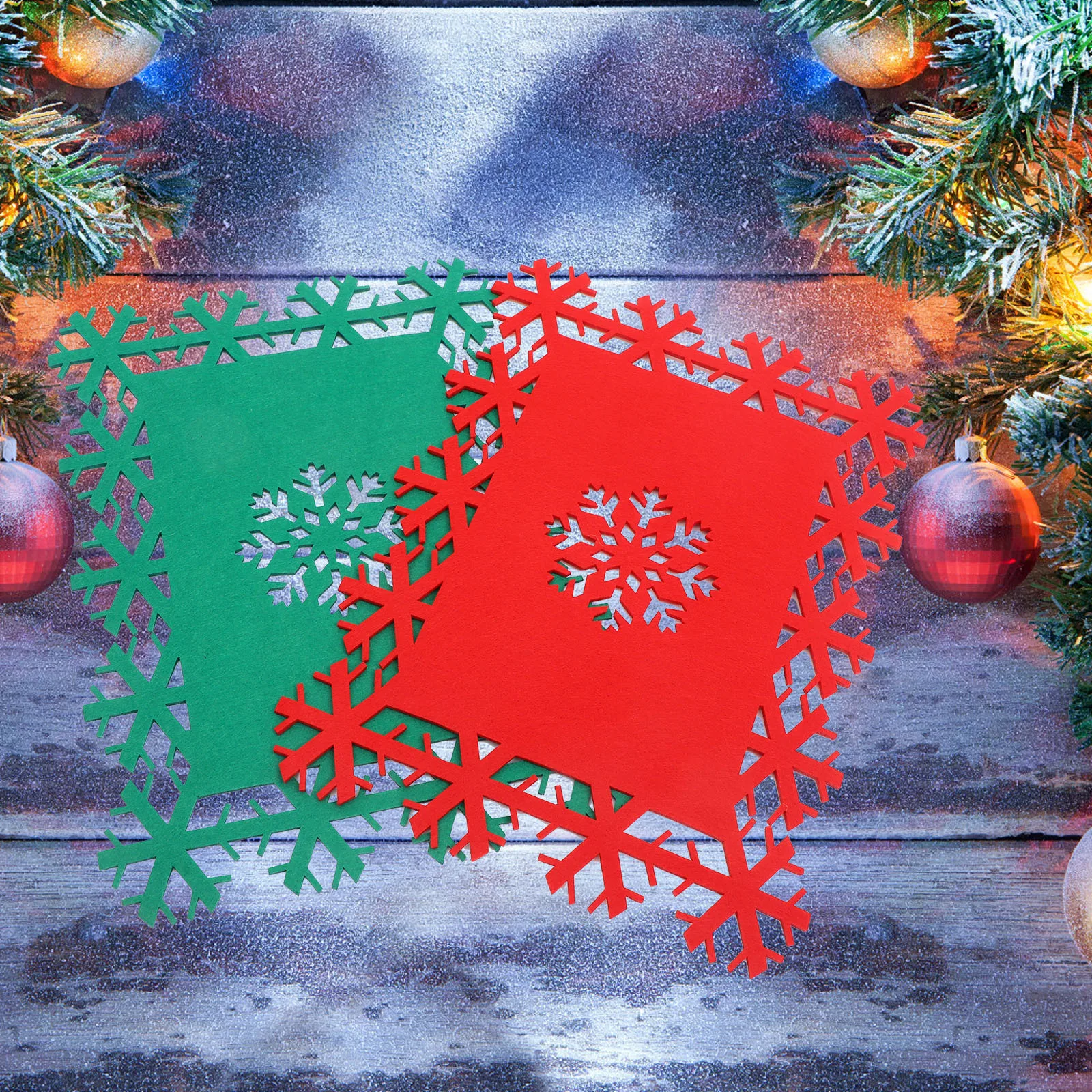 

24Pcs Snowflake Felt Christmas Placemat Heat Resistant Table Mat for Home Cafe Restaurant Family Party Dinner Table Decor