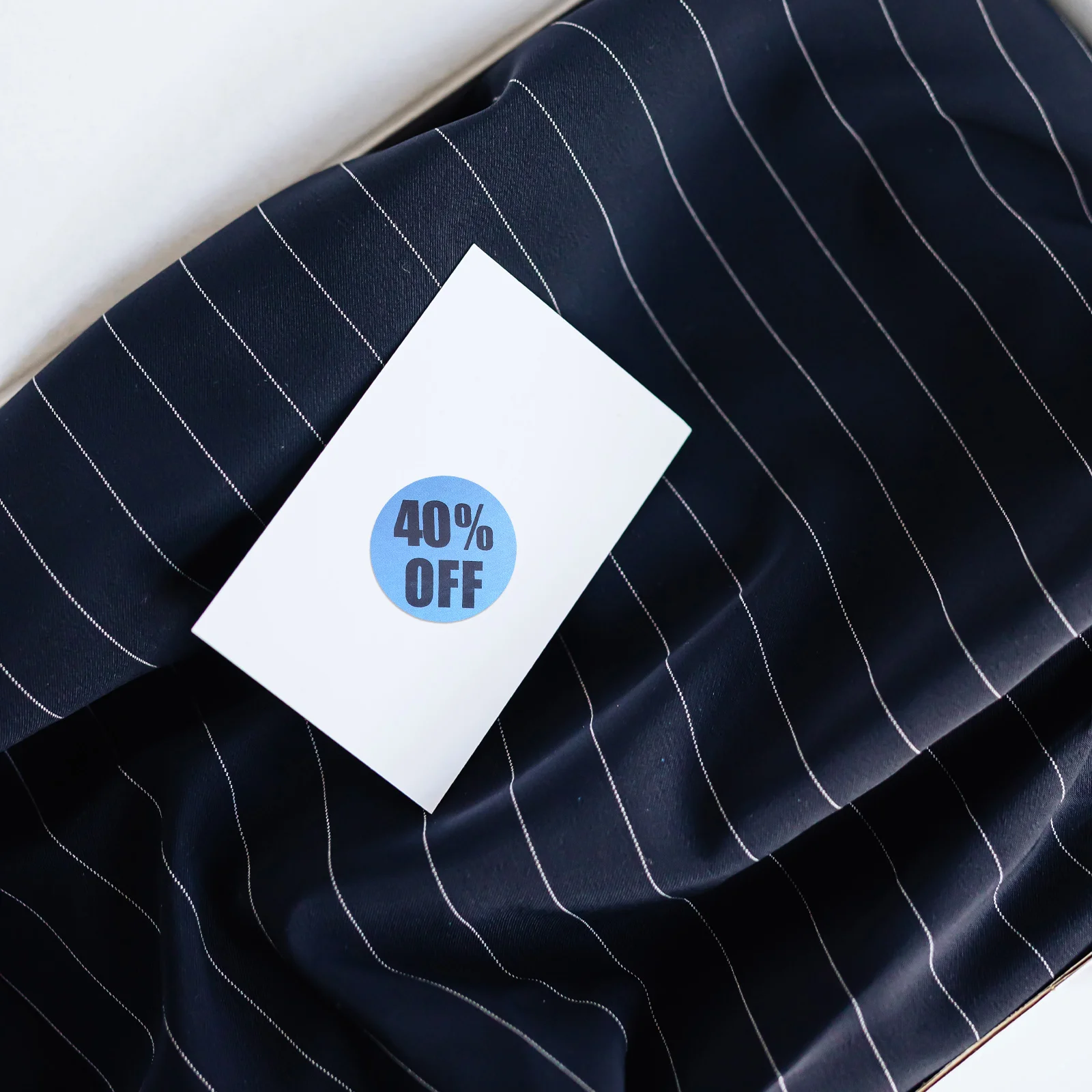 6ロールの丸型ステッカー、ラベルステッカー、自己粘着式割引割引ステッカー、古着屋の価格設定や販売標識用