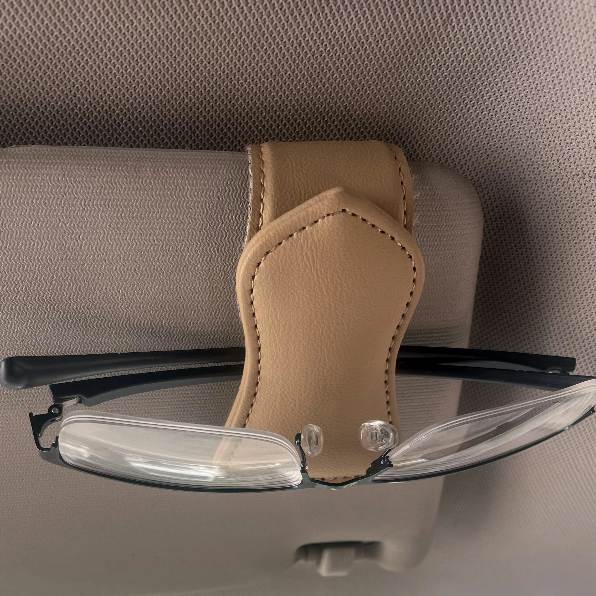 Forbell автомобильный козырек держатель для солнцезащитных очков Магнитный кожаный зажим держатели для солнцезащитных очков для автомобильного козырека Автомобильный держатель для солнцезащитных очков Forbell автомобильный козырек держатель для солнцезащитных очков Магнитный кожаный зажим держатели для солнцезащитных очков для автомобильного козырека Автомобильный держатель для солнцезащитных очков