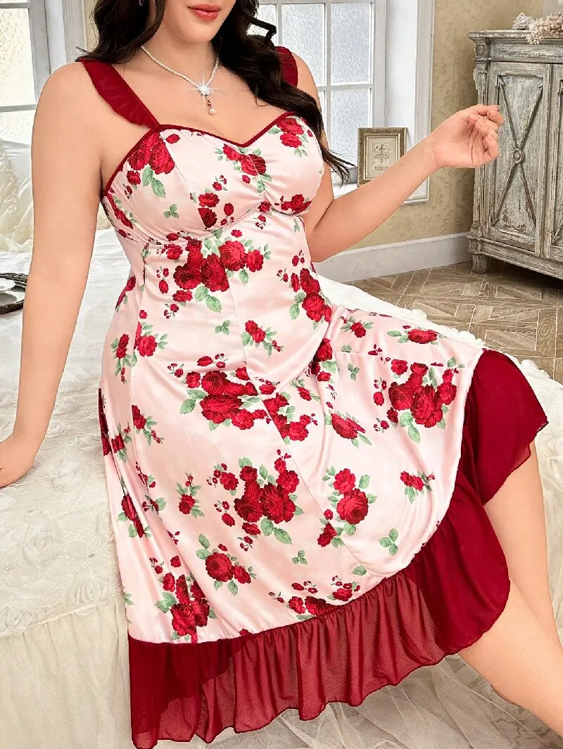 

Plus Size Women's Floral Print Lace Panel Camisole Nightdress