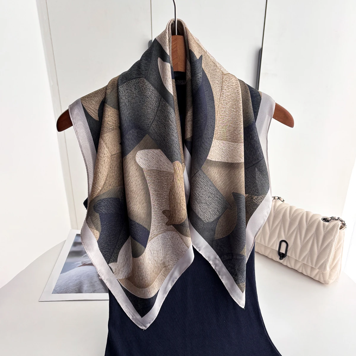 Damen Quadratischer Luxus-Seidenschal, Elegantes Design-Print-Stirnband, Kleine Haarschals, Damen-Taschentuch, Bandana – Detail 3