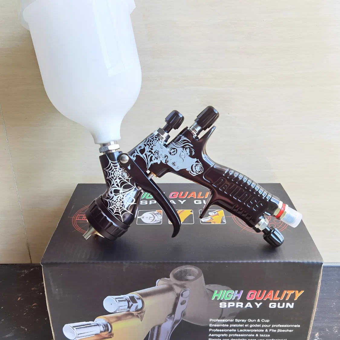 

DEVIDISS Pro Lite Golden 1.3mm TIP Nozzle 600cc HVLPwith Professional Spray Gun with 1.3 mm nozzle HV Pneumatic Paint Spray Gun