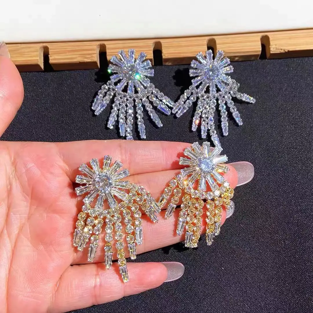 Fashion Internet celebrity bright streamer sunflower gem earrings plated 18K gold jellyfish waterfall nightclub dancing earrings