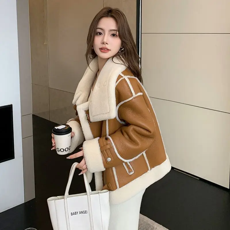 Autumn 2023 Winter New Fur One Women\'s Fur Short Leather Overcoat Korean Loose Composite Thicke Warm Lambswool Coat Outerwear