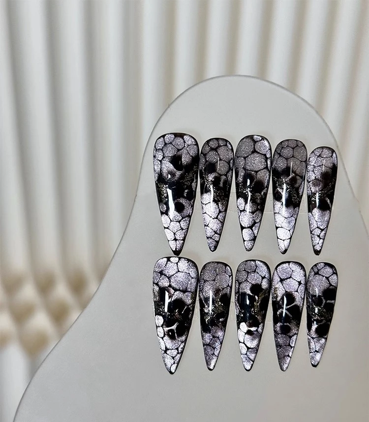 

Flash Lizard Skin, Manicure Wearing Nail Heavy Industry Flash Cat Eye Lizard Pattern Smudging Handmade Nail Piece