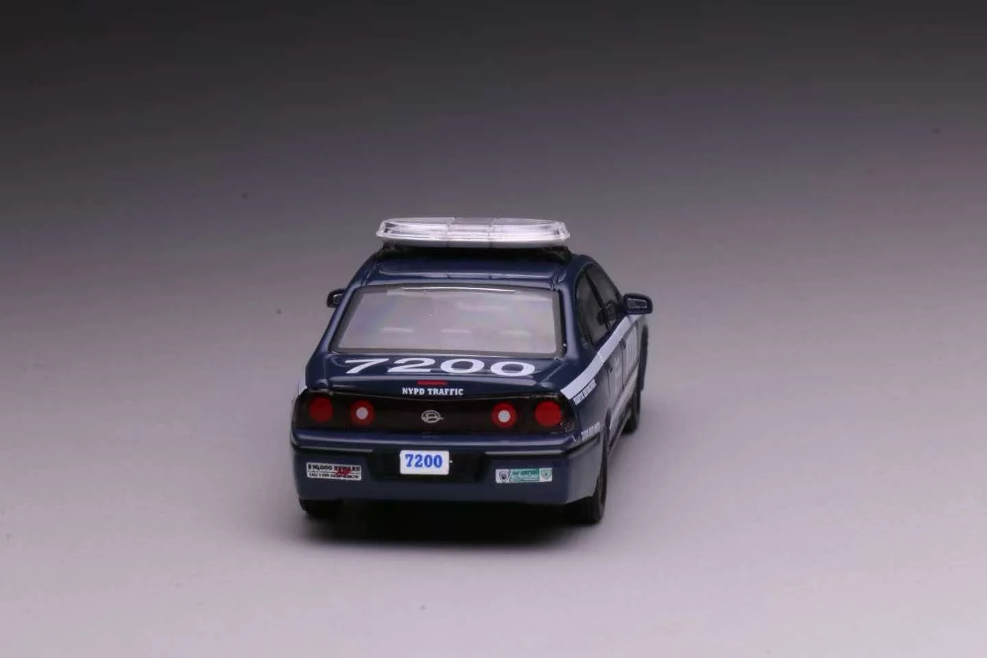 596 1/64 Chevrolet Impala - Der Prototyp des amerikanischen Polizeiautos der NYPD aus Legierungsdruckgussmetall, Spielzeug für Kinder und Jungen – Detail 4