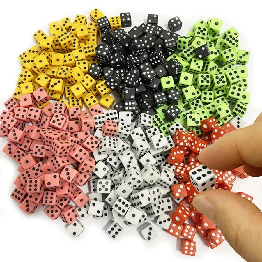 

300 шт., 8 мм, набор шестигранных кубиков, белые, черные, зеленые цвета, объемные ролевые игральные кости для настольных игр, D&D, казино, вечеринок и сувениров для вечеринок JXB