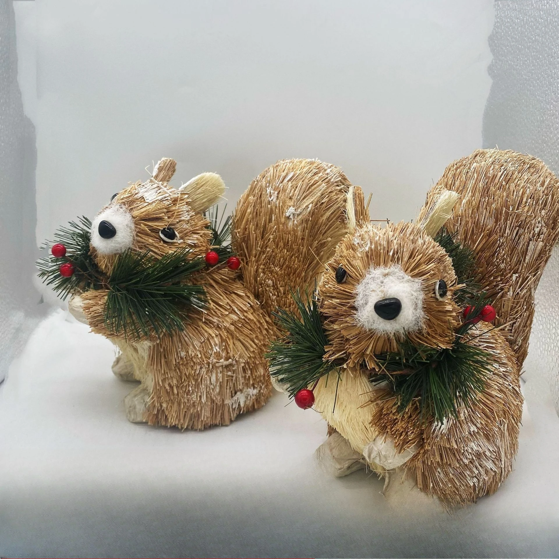 

Серия сельской местности, плетение травы, животные, плетение травы, белки, домашнее рождественское украшение