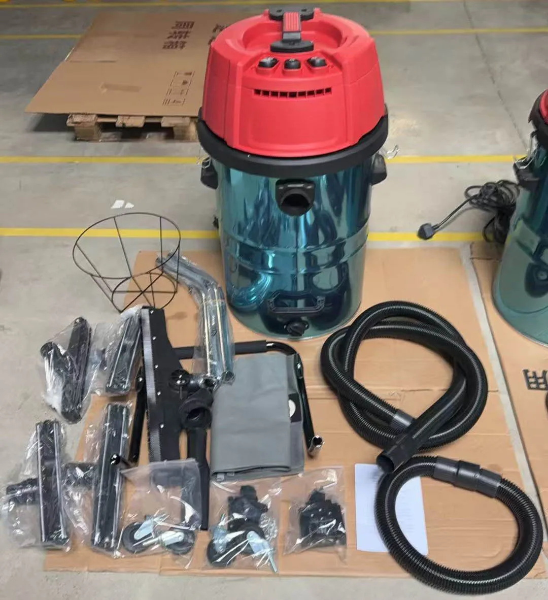 Ultra High Power Handheld Wet/Dry Vacuum Cleaner 5400W Self-Propelled for Industrial Use