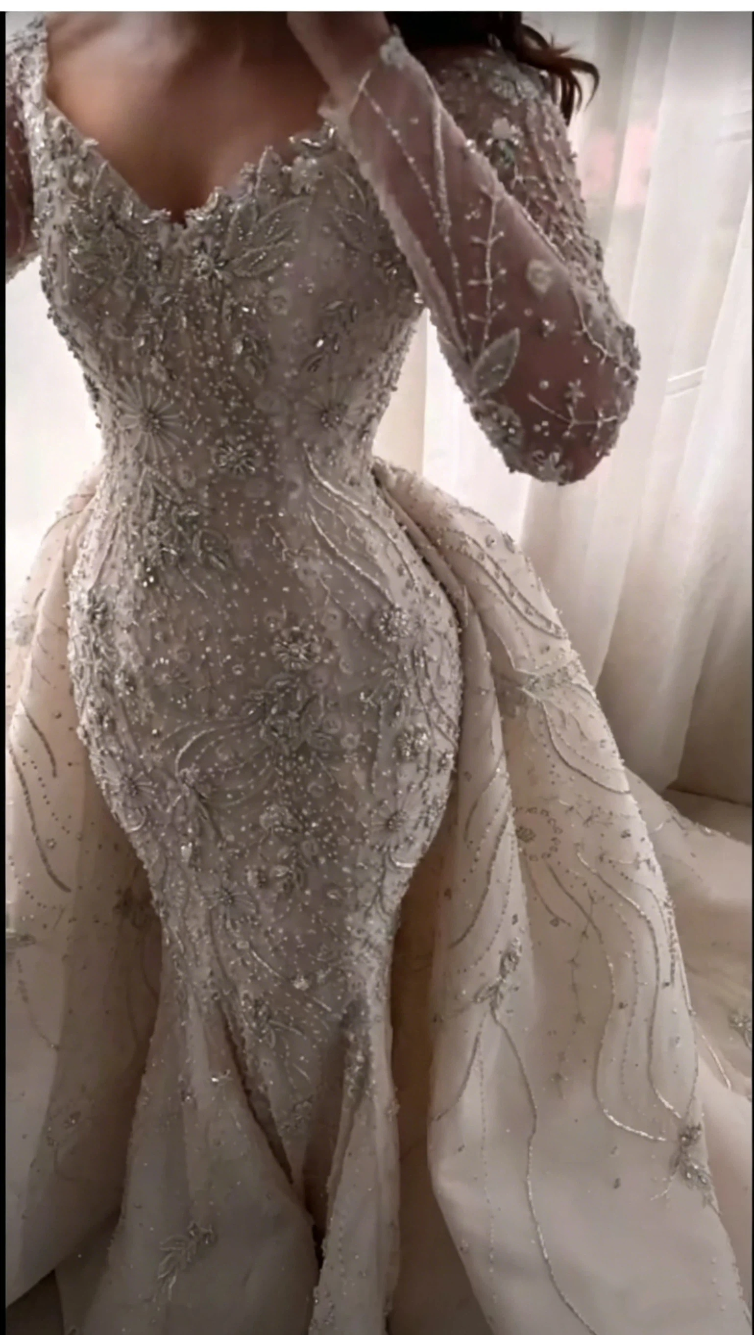 Luxurious Mermaid Lace Crystal Decal Women's Wedding Dress Sexy V Long Sleeved With Detachable Skirt Bridal Gown Customized