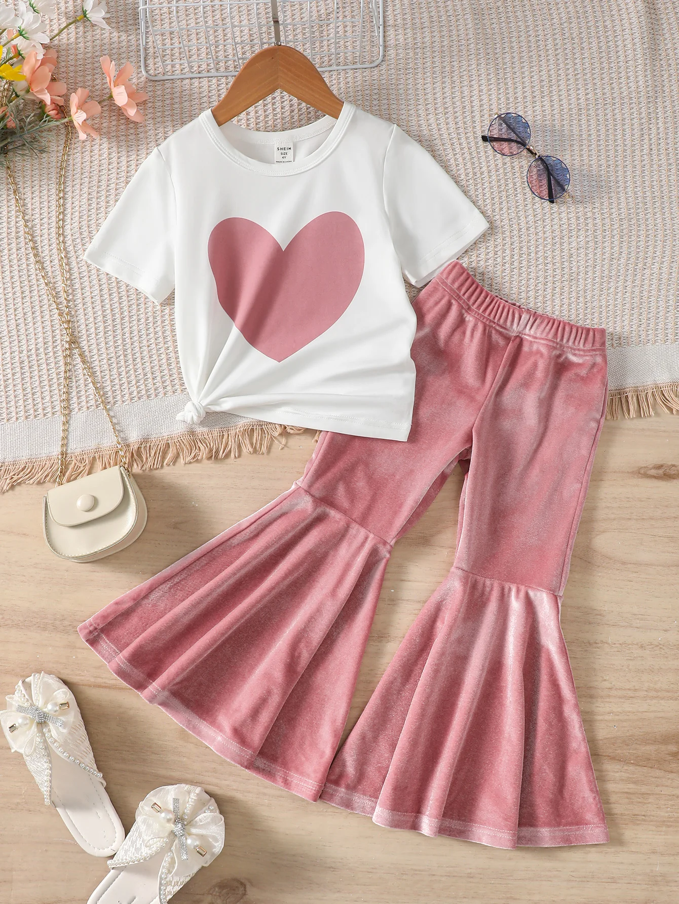 Two piece set of girl's love printed T-shirt top with velvet flared pants