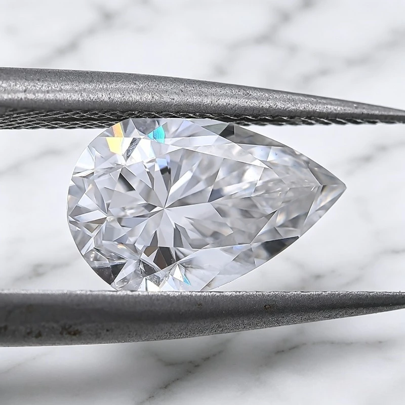 Moissanit-Stein, Tropfenschliff, D-Farbe, VVS1, im Labor gezüchteter Edelstein für DIY-Schmuckherstellung, besteht den Diamanttester mit Zertifikat. – Detail 5