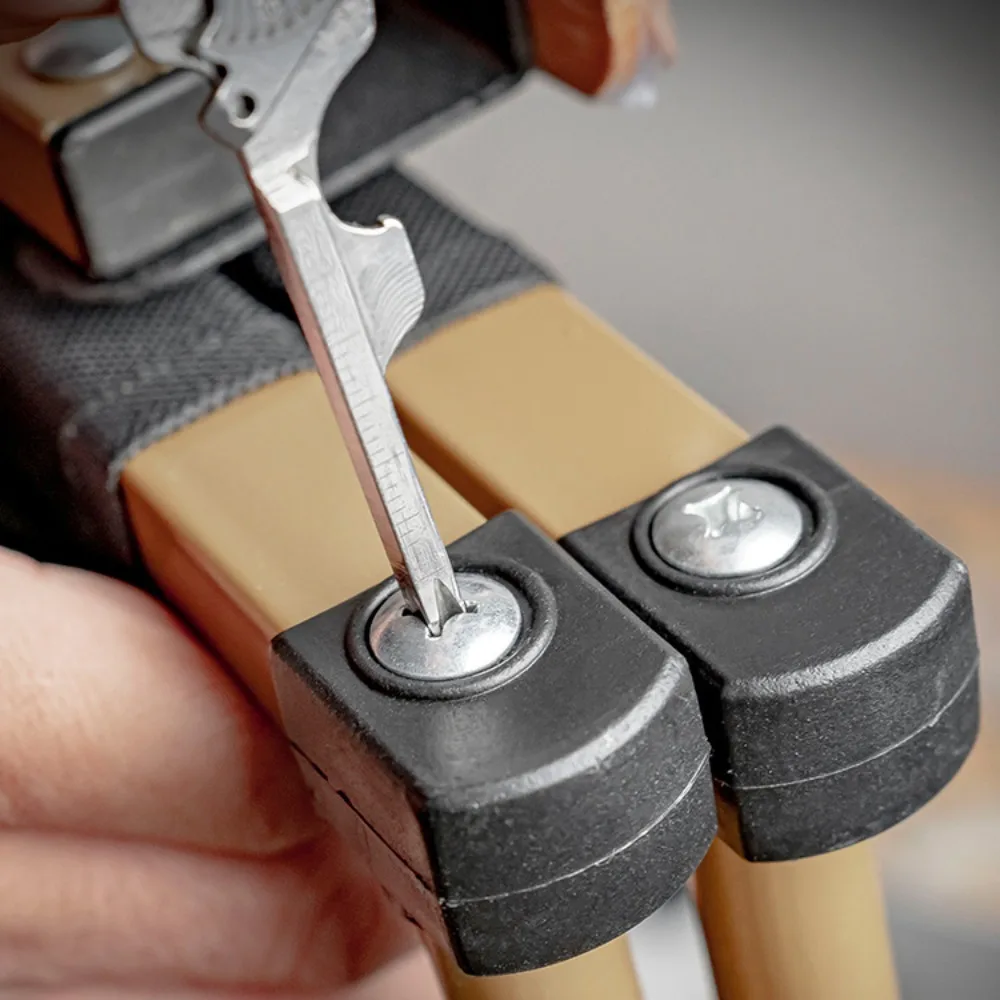 

Портативный брелок для нескольких инструментов 8-в-1, складной набор инструментов для выживания из нержавеющей стали, многофункциональный дизайн, складная открывалка для бутылок