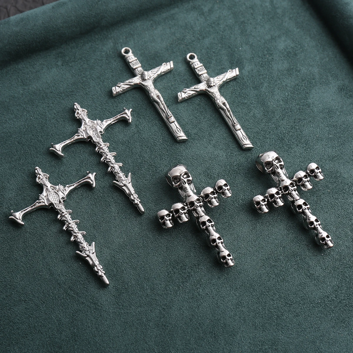 6-Piece Set of Cross-Shaped DIY Handmade Accessories, Featuring Three Styles: Portrait Cross, Thorn Cross, and Skull Cross, Suitable for DIY Bracelets, Necklaces, Earrings, Pendants, and Handmade Beaded Decoration Accessories