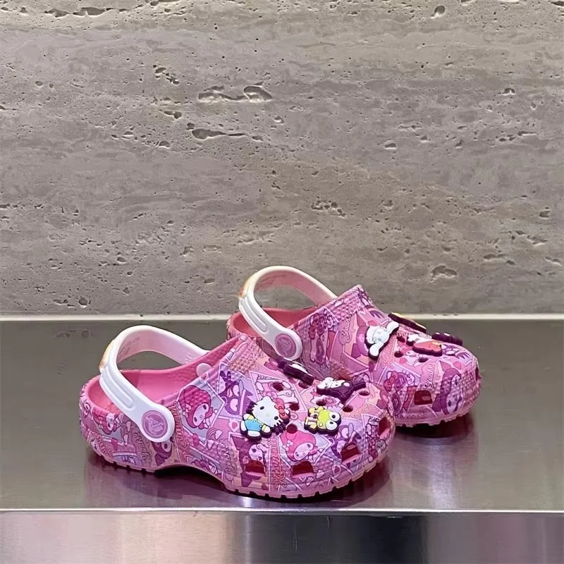 Estate Nuovo Sanrio Hello Kitty Sandali Ragazza Carina Kuromi Melody Crocs Pantofole per bambini Antiscivolo Fondo morbido Scarpe da spiaggia Regalo