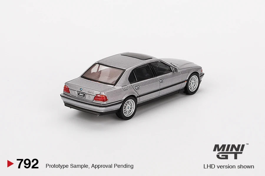 MINIGT 1:64 792 750IL Aspen Silver Metallic Diecast Model Car