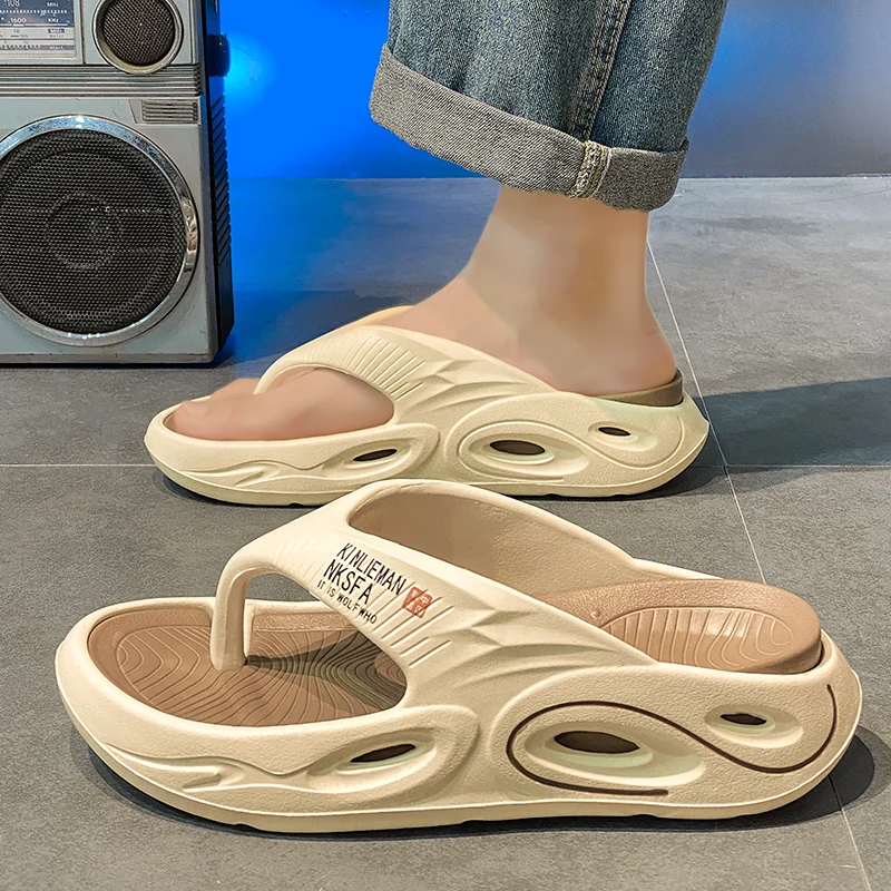 Men's Summer 2024 Flip-flops Wear A New Style of Elevated Beach Sandals with High-end Non-slip Outdoor Platform Slippers