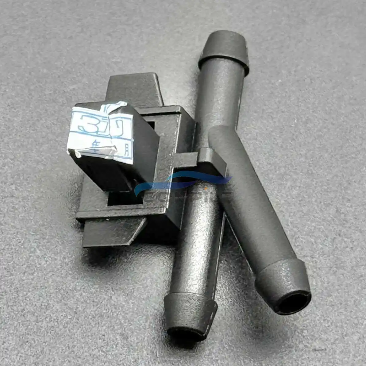 1pc fpr MITSUBISHI  Pajero Sport V93V97V87 Front windshield water spray nozzle three-way pipe buckle