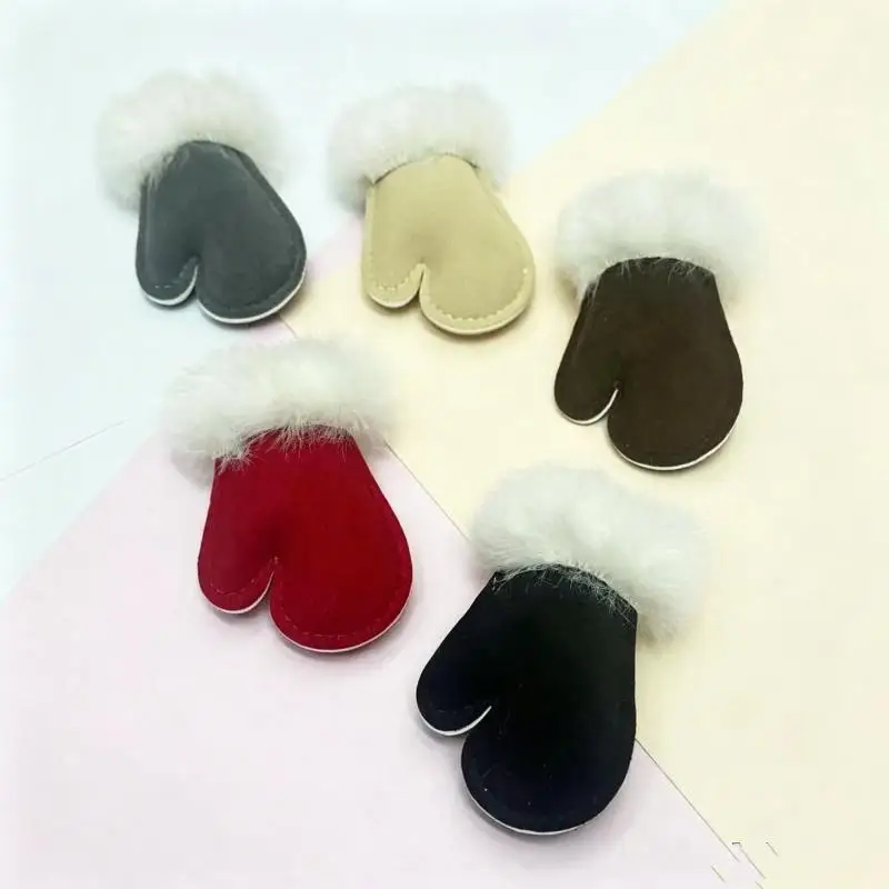2026 New Mini Suede Plush Fur Glove Charm Keychain Unique Bag Pendant Accessory Gift for Kids Women Handbag Decoration Kids Toy