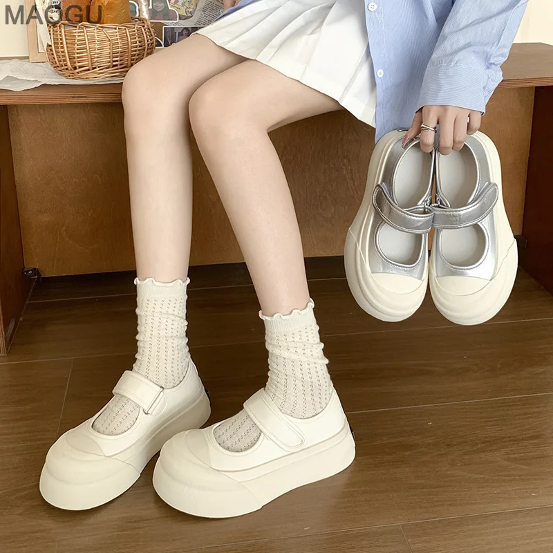 Weiße Damenschuhe mit runder Spitze, Schnallenriemen, dicker Boden, Freizeitschuhe, klobige Sohle, höhenvergrößernde Turnschuhe, Alltagsschuhe