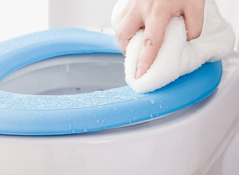 Foam Toilet Lid Cover Washable Waterproof Sticker Portable Silicone Toilet Seat Cover Cup Covers Bathroom Accessories