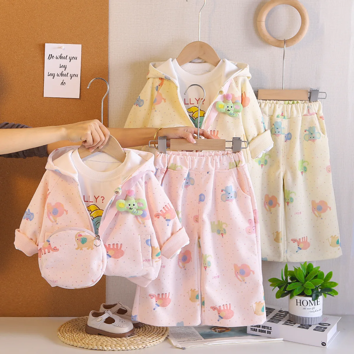 

Комплекты одежды для девочек: весенне-осенние детские толстовки, куртки, футболки, брюки, 3 предмета, милый костюм для малышей, спортивные костюмы, детская одежда для малышей от 2 лет