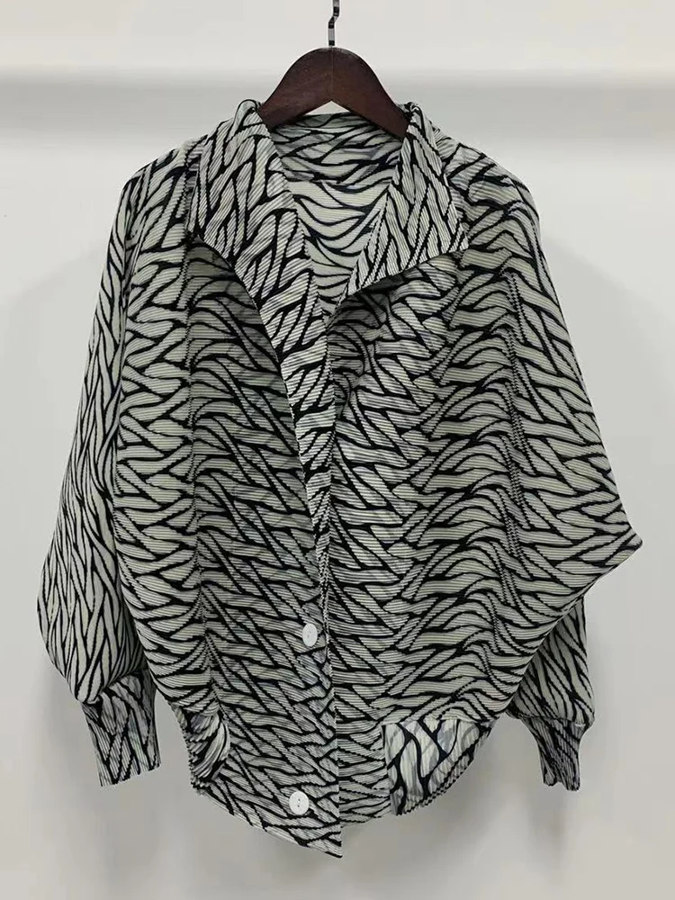 LANMREM Print Pleated Shirts For Women Turn-down Collar Long Sleeves Single Breasted Tops Female Vintage Clothes Spring 2YA324