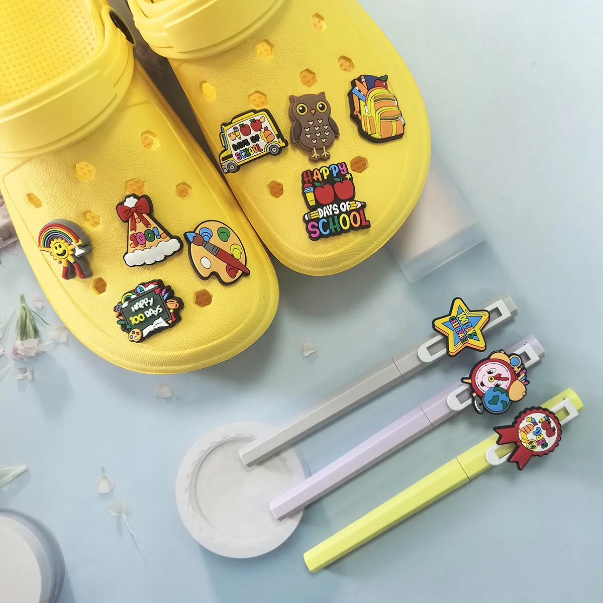 Back to school Cartoon Shoe Charms per Croc accessori zoccoli Bogg Bag Bubble Slides sandali decorazione per scarpe Fit Boys Girls Gift