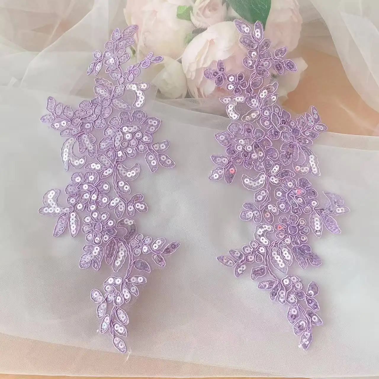 6 Stück = 3 Paare. 26*11,5cm Glänzende Pailletten-Schnur Stickerei-Spitze Verspiegelte Blumen Kopfschmuck DIY Nähzubehör. Pinkfarbene Spitze