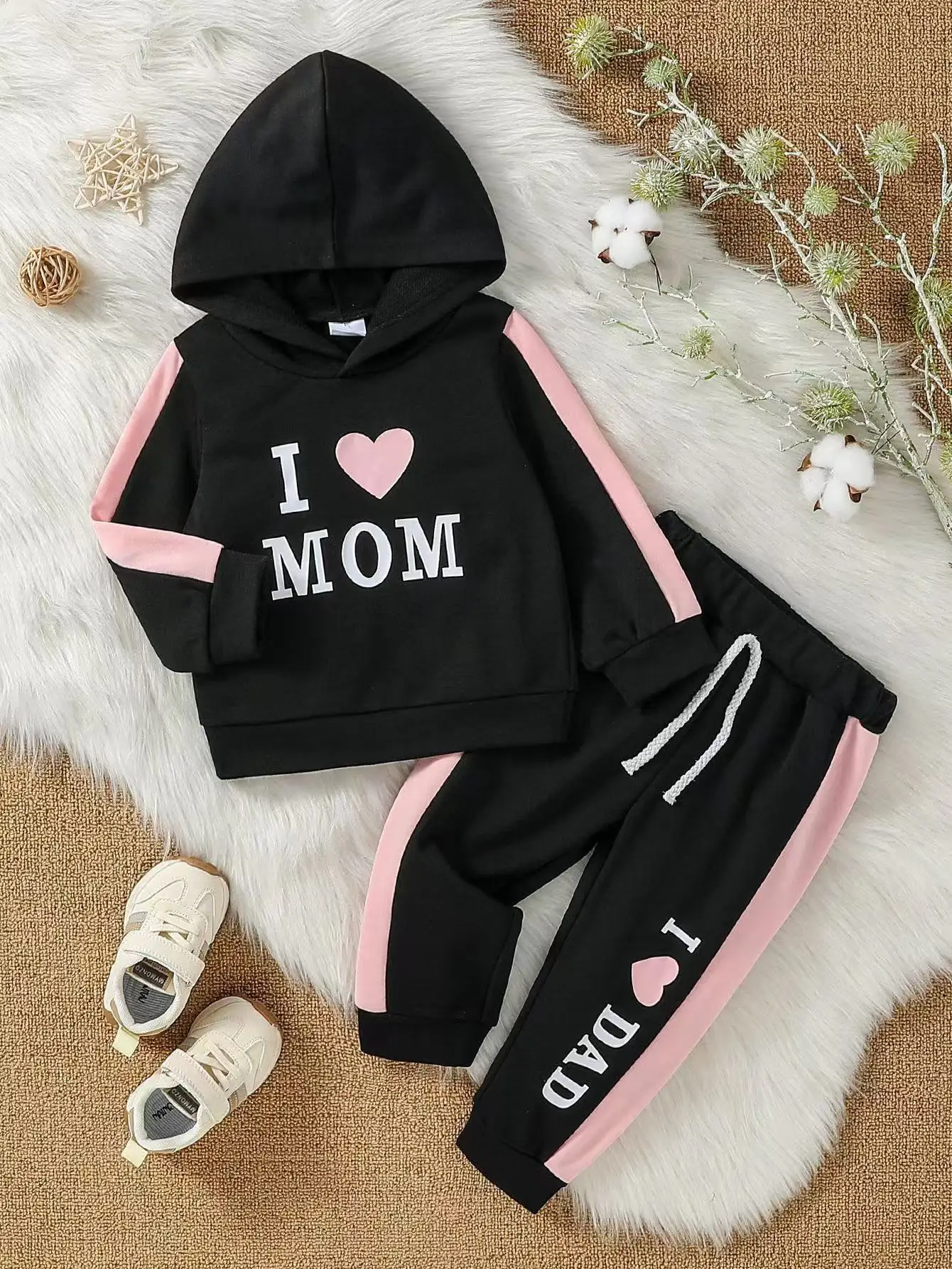 

2-Piece Set Baby Girl Fall Casual Black Printed Letter &Heart Pure Color Long-Sleeved Hooded Sweatshirt &Pants Suit Clothes 2025